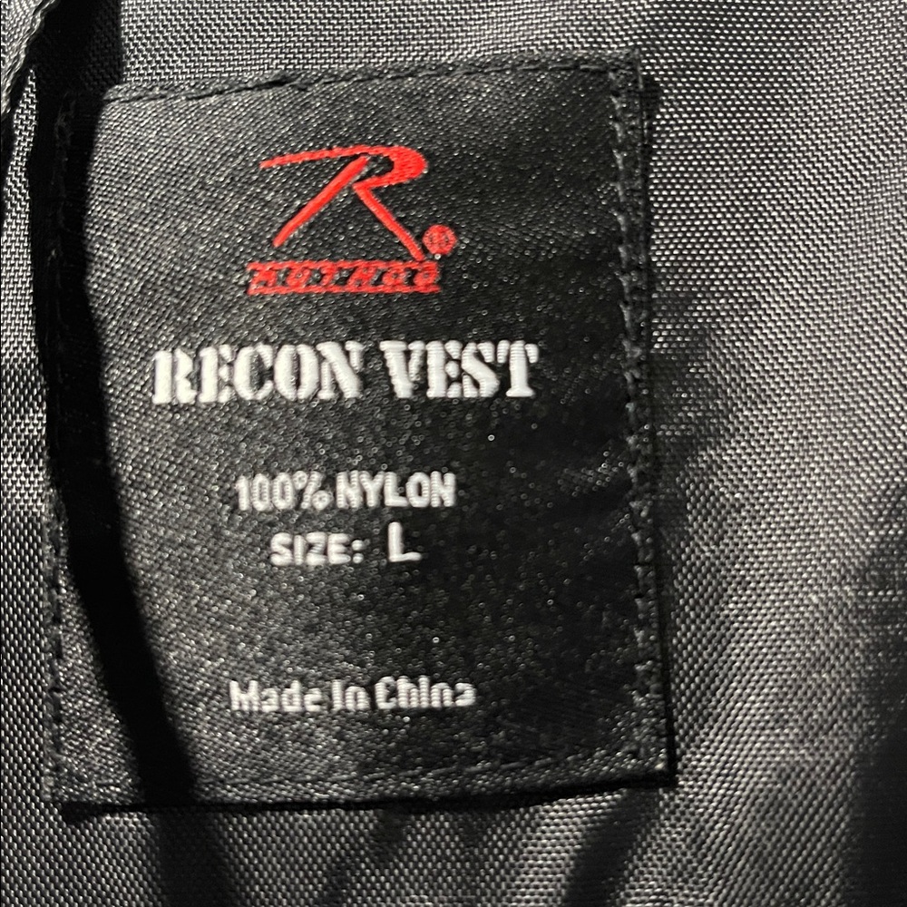 Black Tactical Vest - Picture 3 of 4